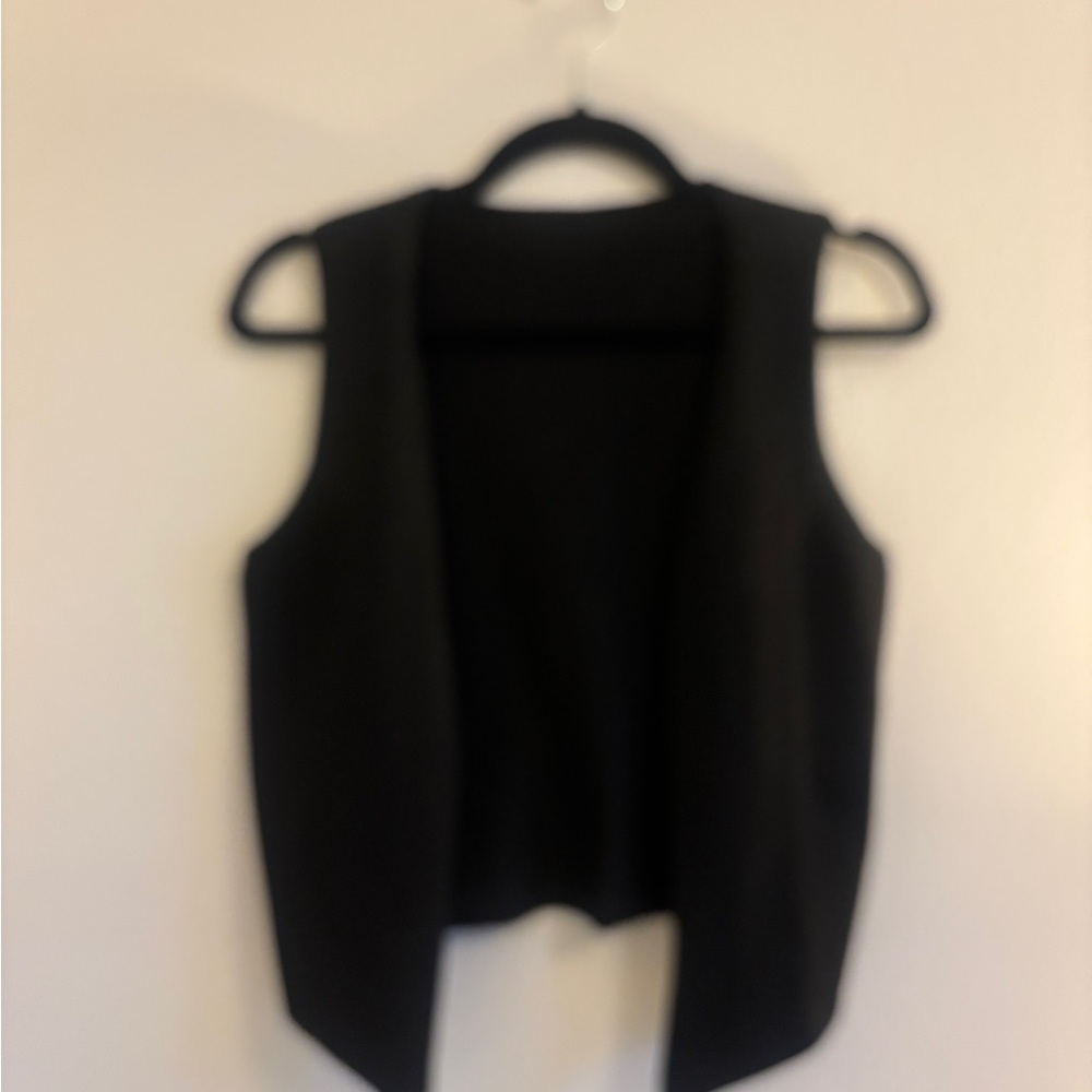 Black Sleeveless Vest